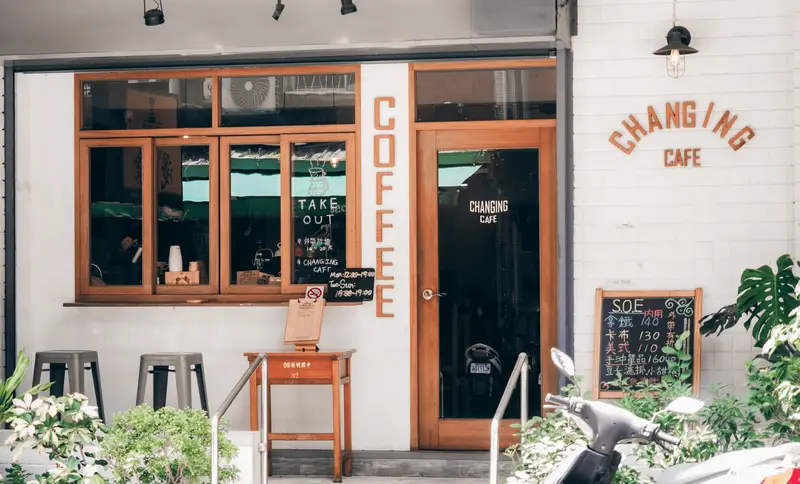 店門口